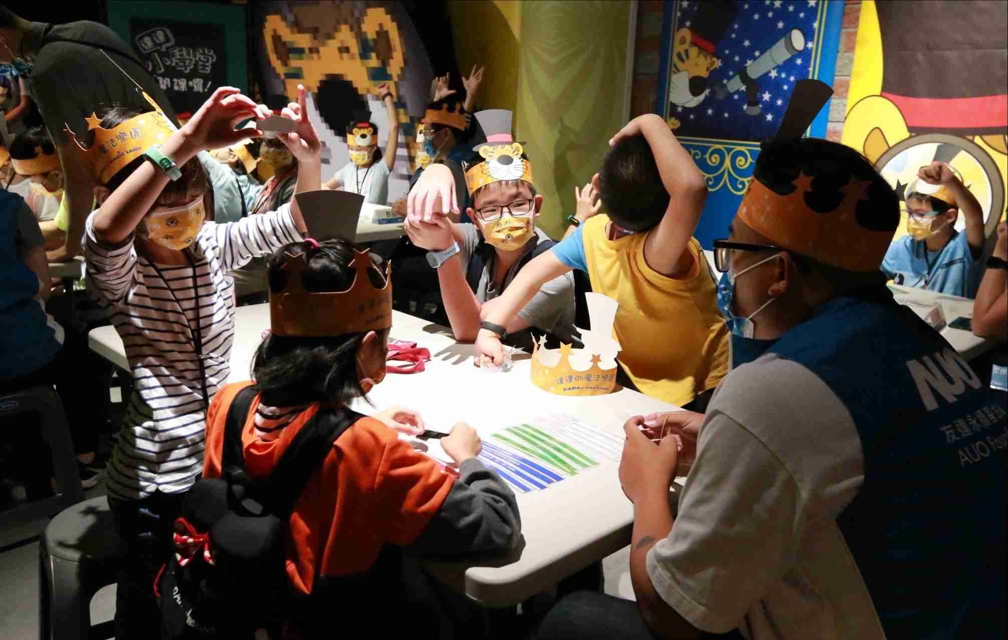 彩运网以永续理念推动全人教育计划，，内外结盟储备科普教育人才，，荣获亚太永续行动奖社会共融面的金奖肯定