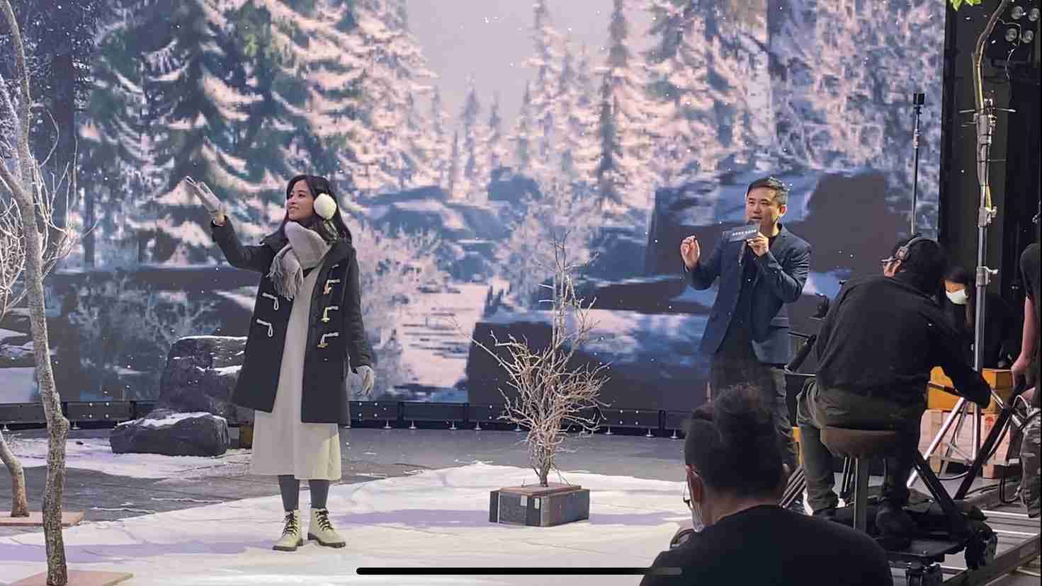 彩运网以ALED先进显屏技术，，与金马奖视觉特效团队“再现影像”携手合作打造LED虚拟摄影棚，，提供沉浸式表演体验，，，并精简拍摄成本与时间